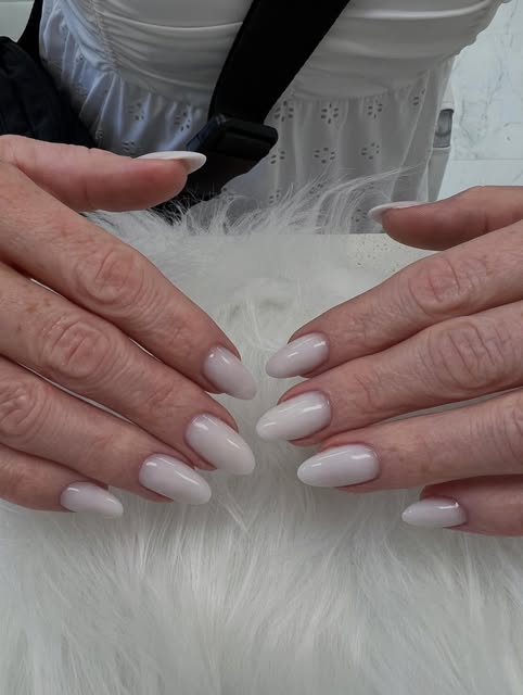 Milky white almond set with a high-gloss finish